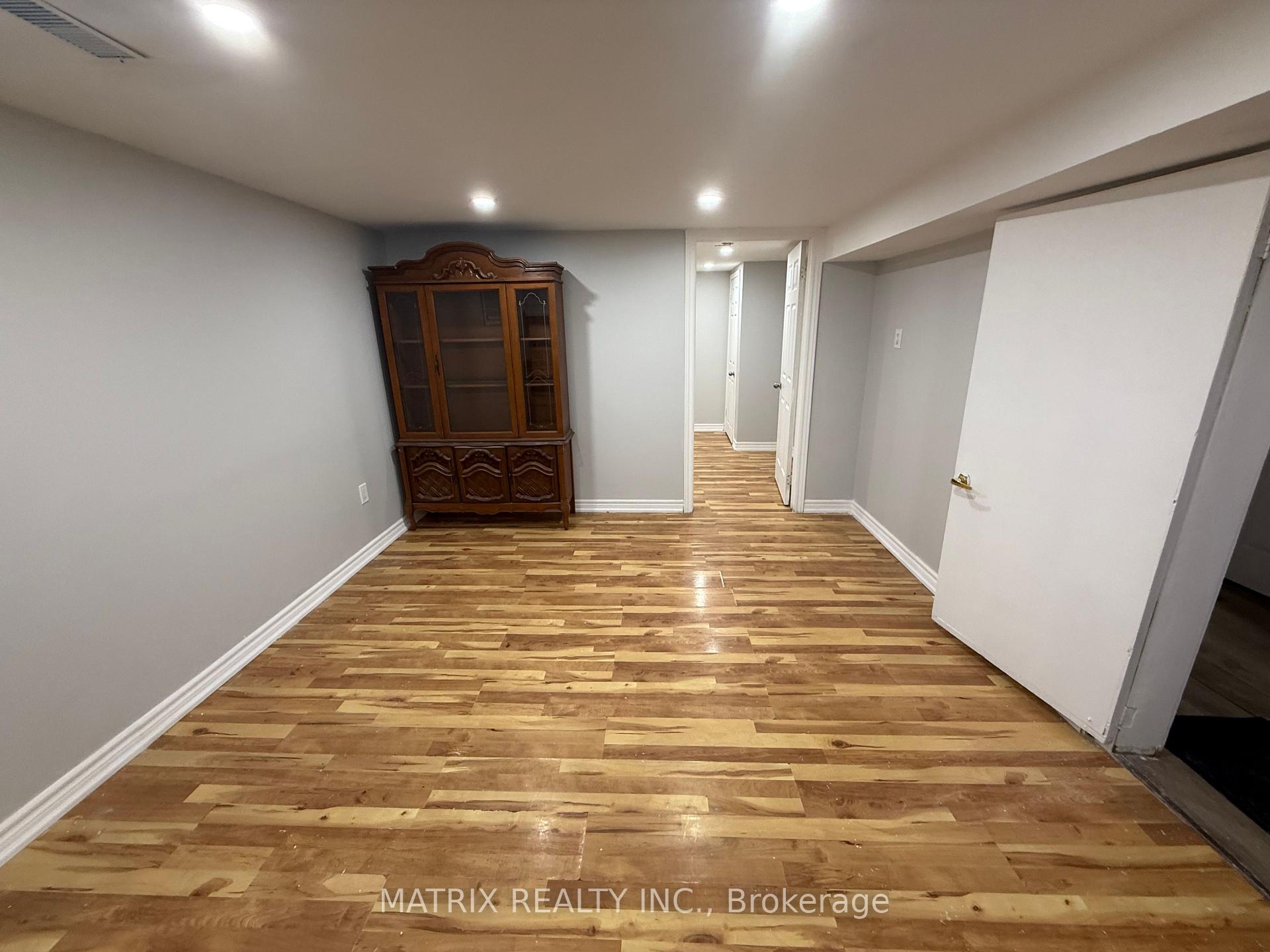 Photo 5 of 652 Olive Avenue, Oshawa, Donevan — HOMEH
