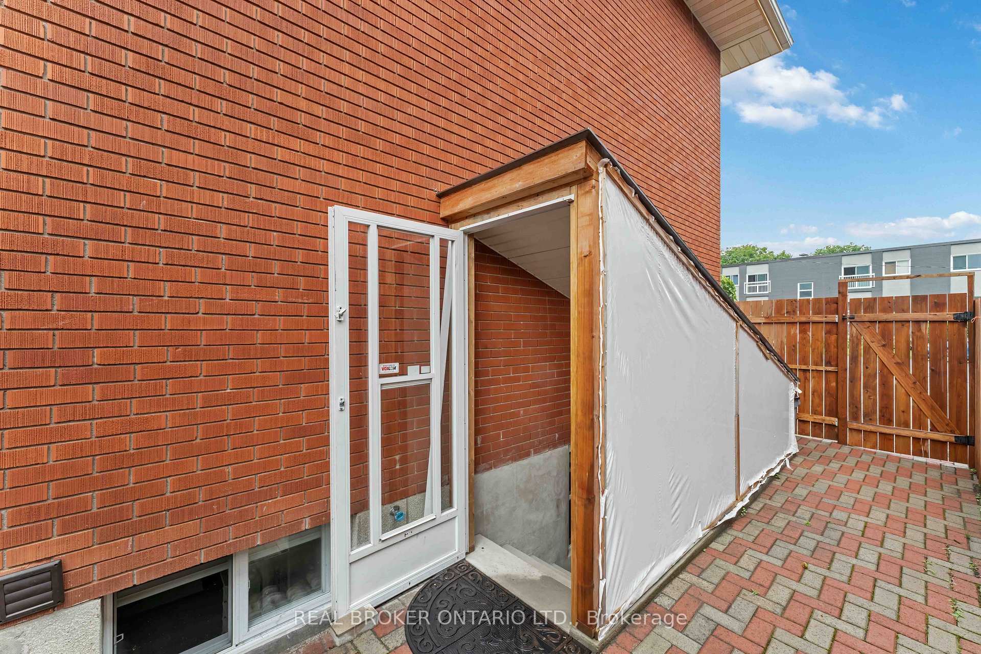 Photo 20 of 375 Zephyr Avenue, Ottawa, Britannia — HOMEH