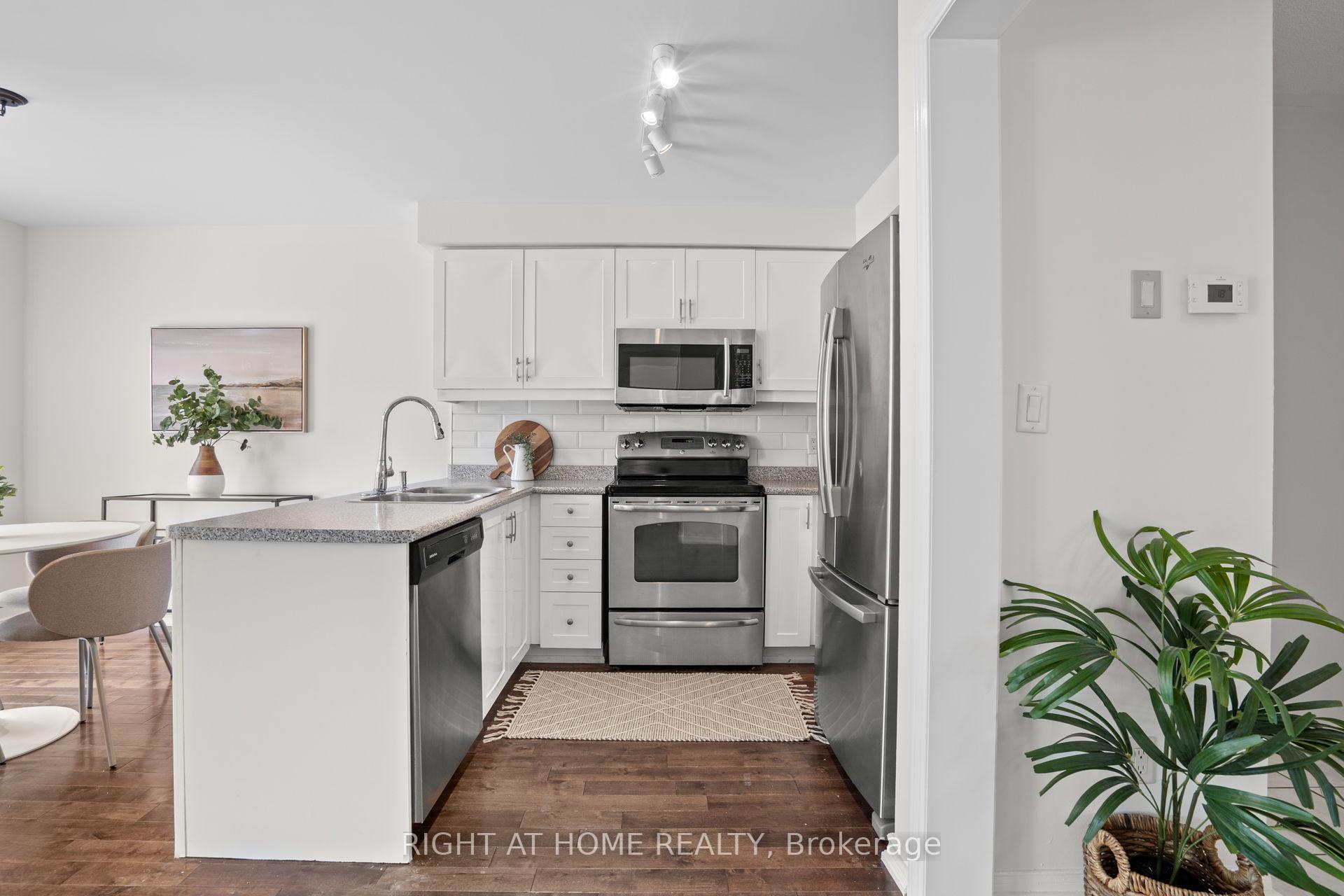 Photo 14 of 107 St Thomas Street, Whitby, Brooklin — HOMEH