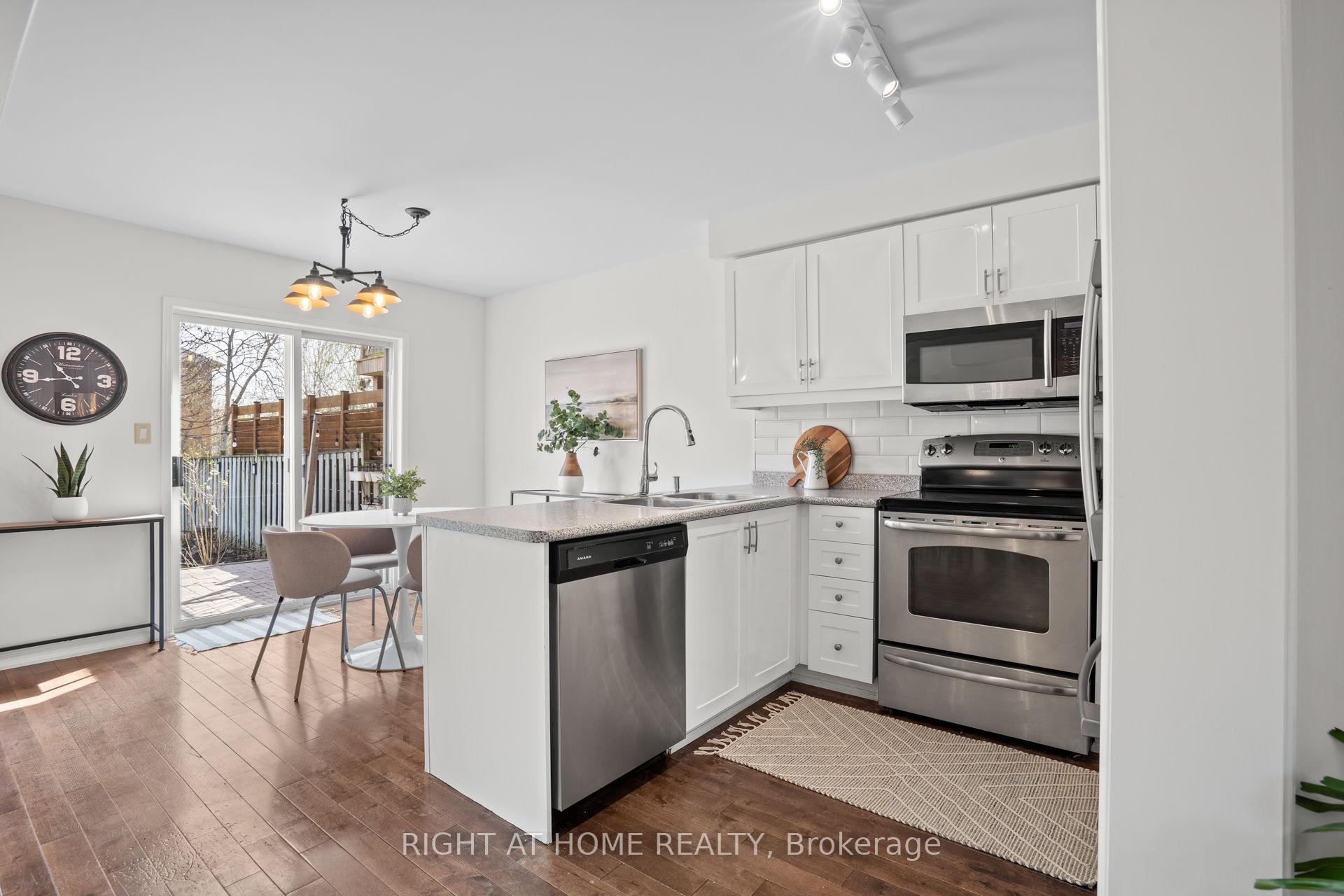 Photo 15 of 107 St Thomas Street, Whitby, Brooklin — HOMEH