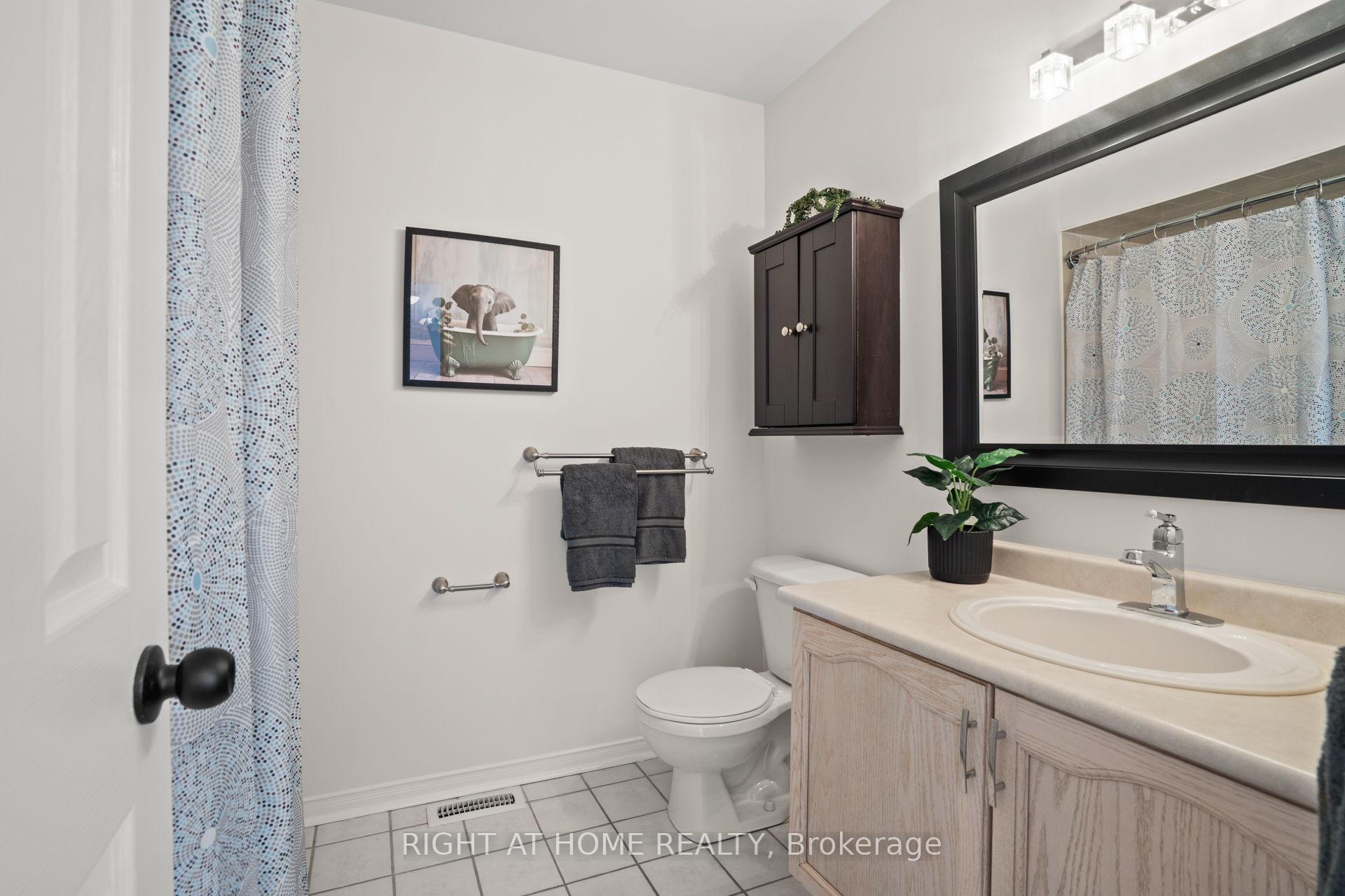 Photo 37 of 107 St Thomas Street, Whitby, Brooklin — HOMEH