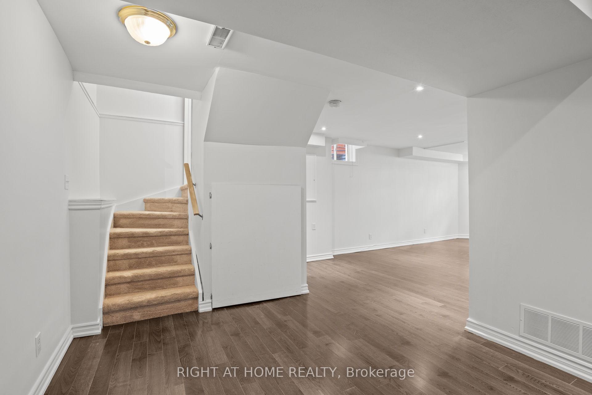 Photo 38 of 107 St Thomas Street, Whitby, Brooklin — HOMEH