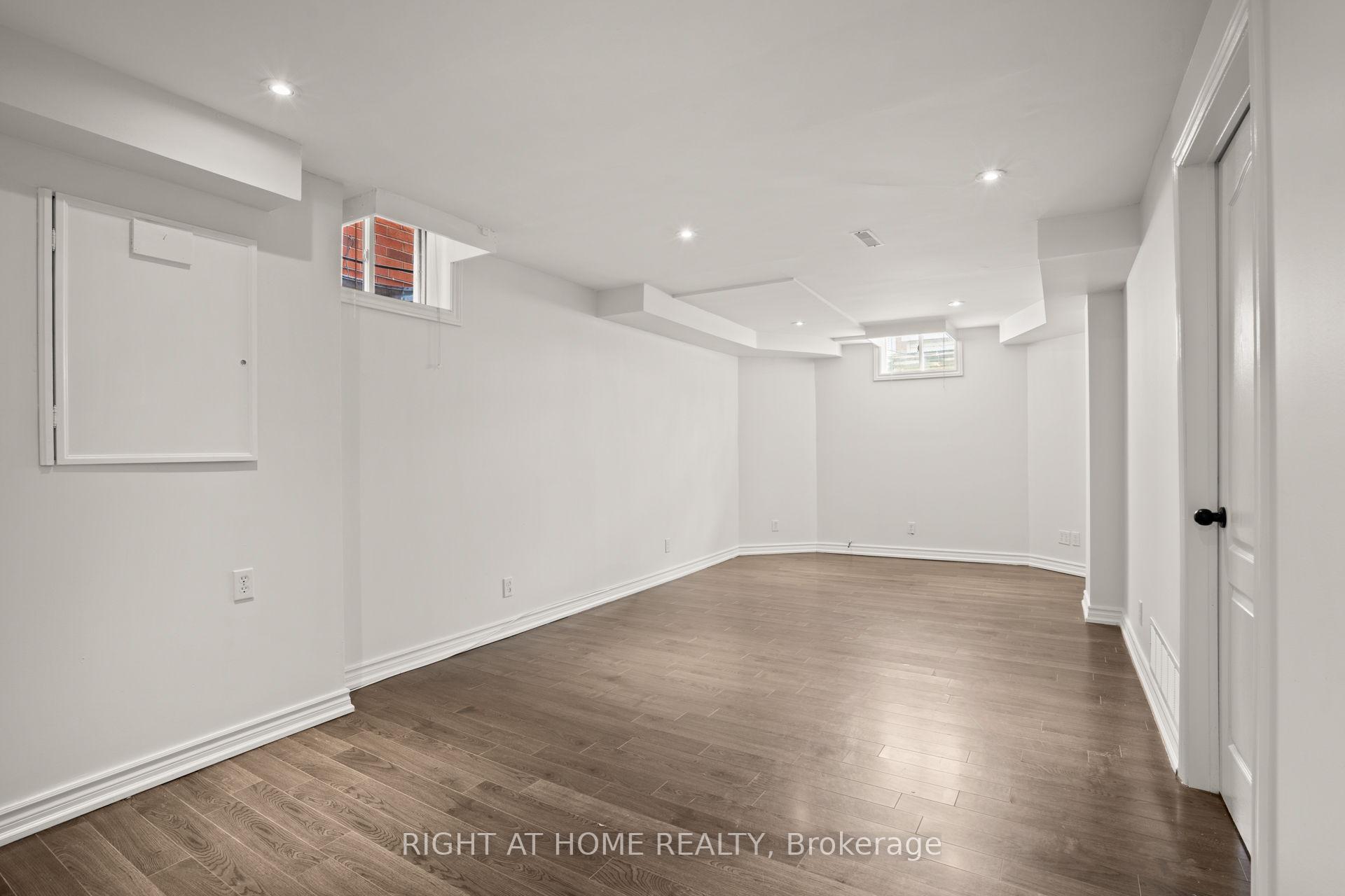 Photo 39 of 107 St Thomas Street, Whitby, Brooklin — HOMEH