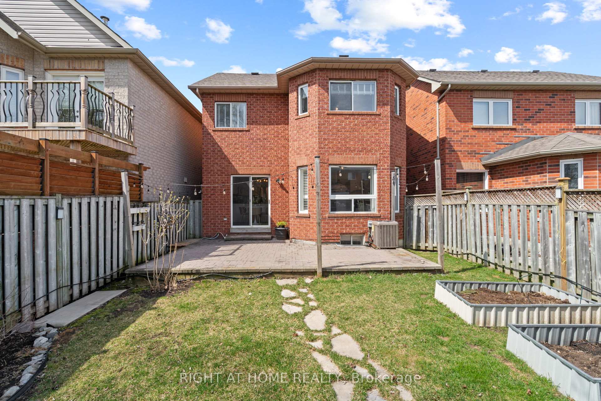 Photo 48 of 107 St Thomas Street, Whitby, Brooklin — HOMEH
