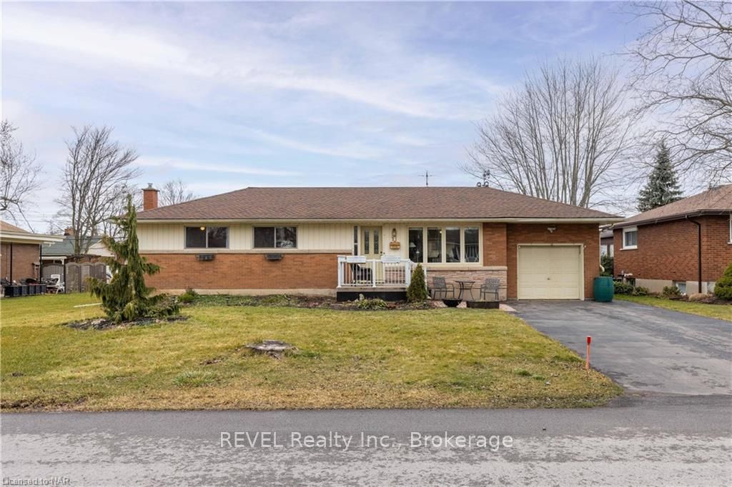 Front of 21 Westmount Crescent