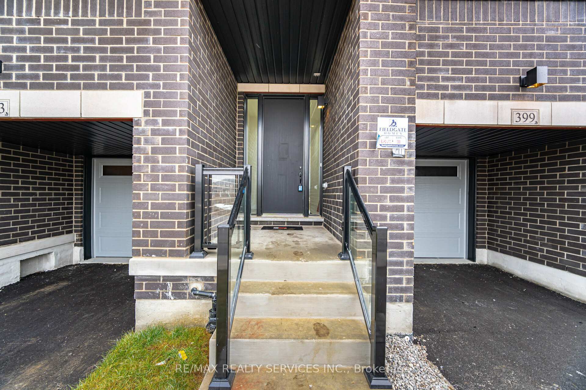 Photo 2 of 399 Tennant Circle, Vaughan, Vellore Village — HOMEH