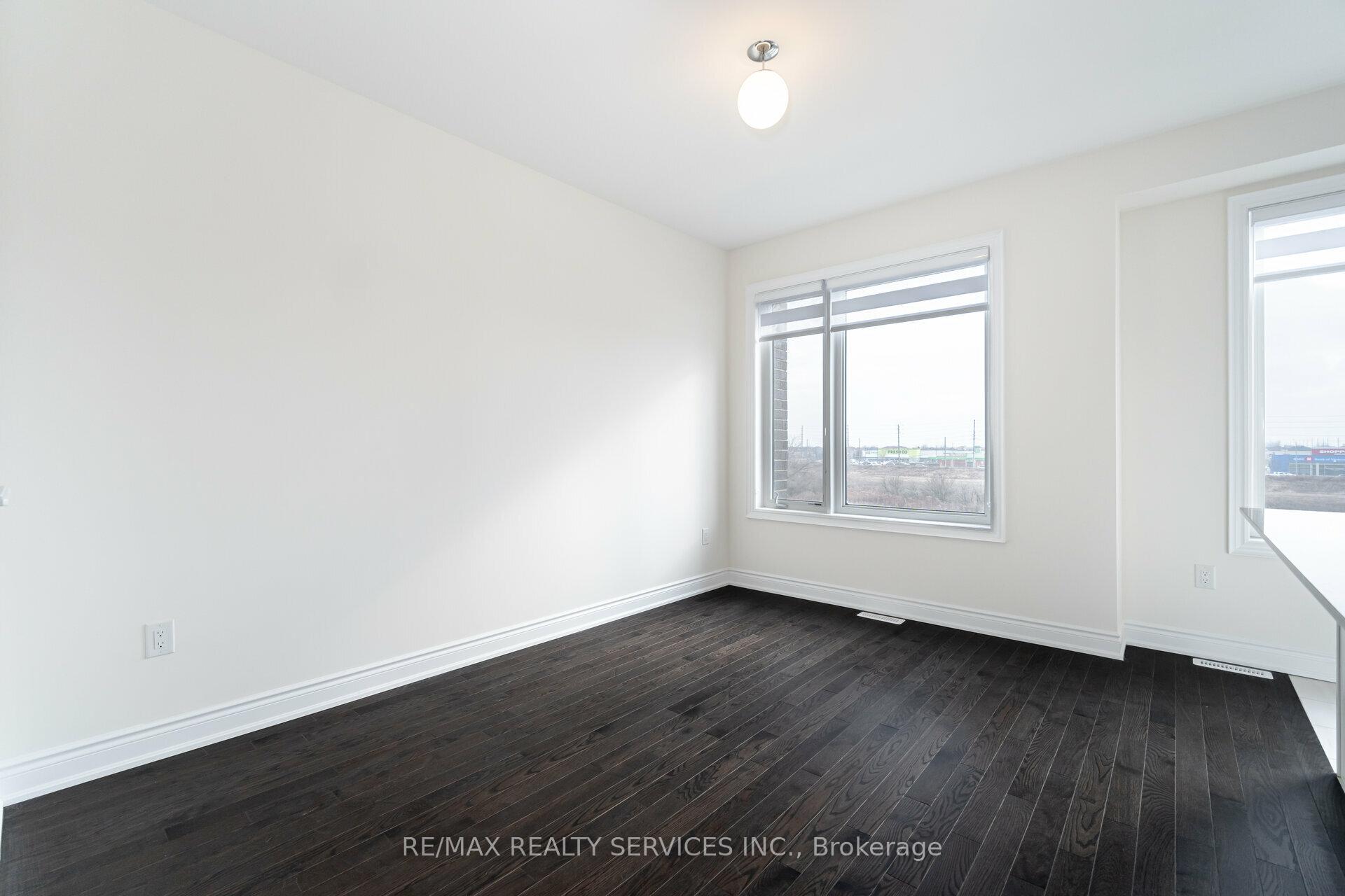Photo 12 of 399 Tennant Circle, Vaughan, Vellore Village — HOMEH
