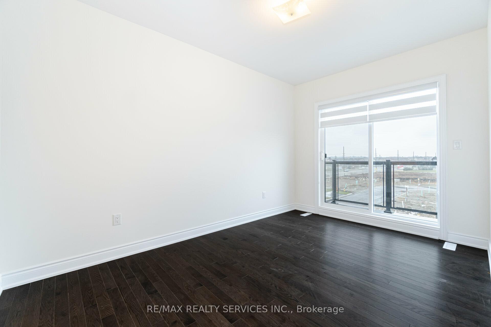 Photo 18 of 399 Tennant Circle, Vaughan, Vellore Village — HOMEH