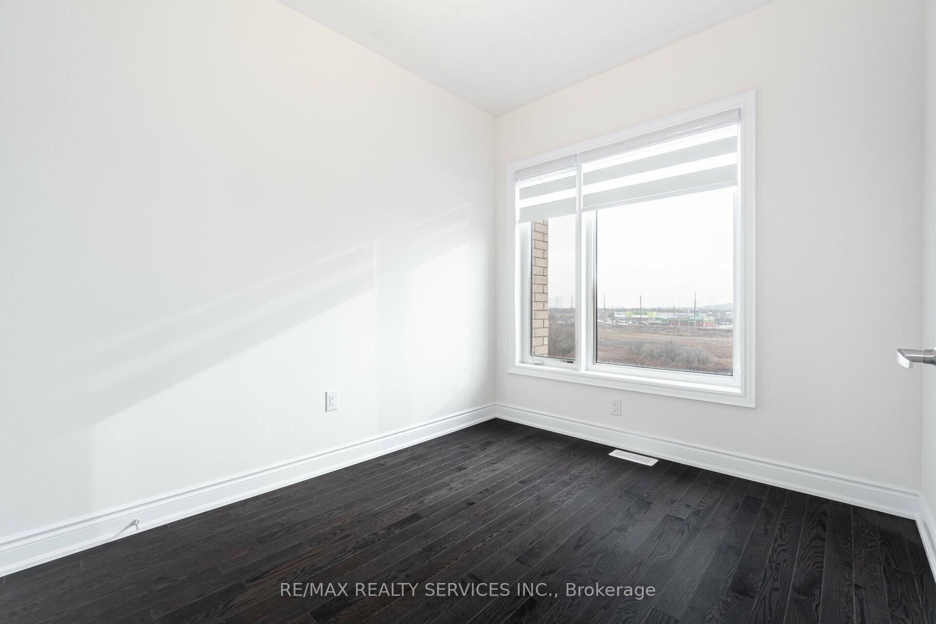Photo 25 of 399 Tennant Circle, Vaughan, Vellore Village — HOMEH