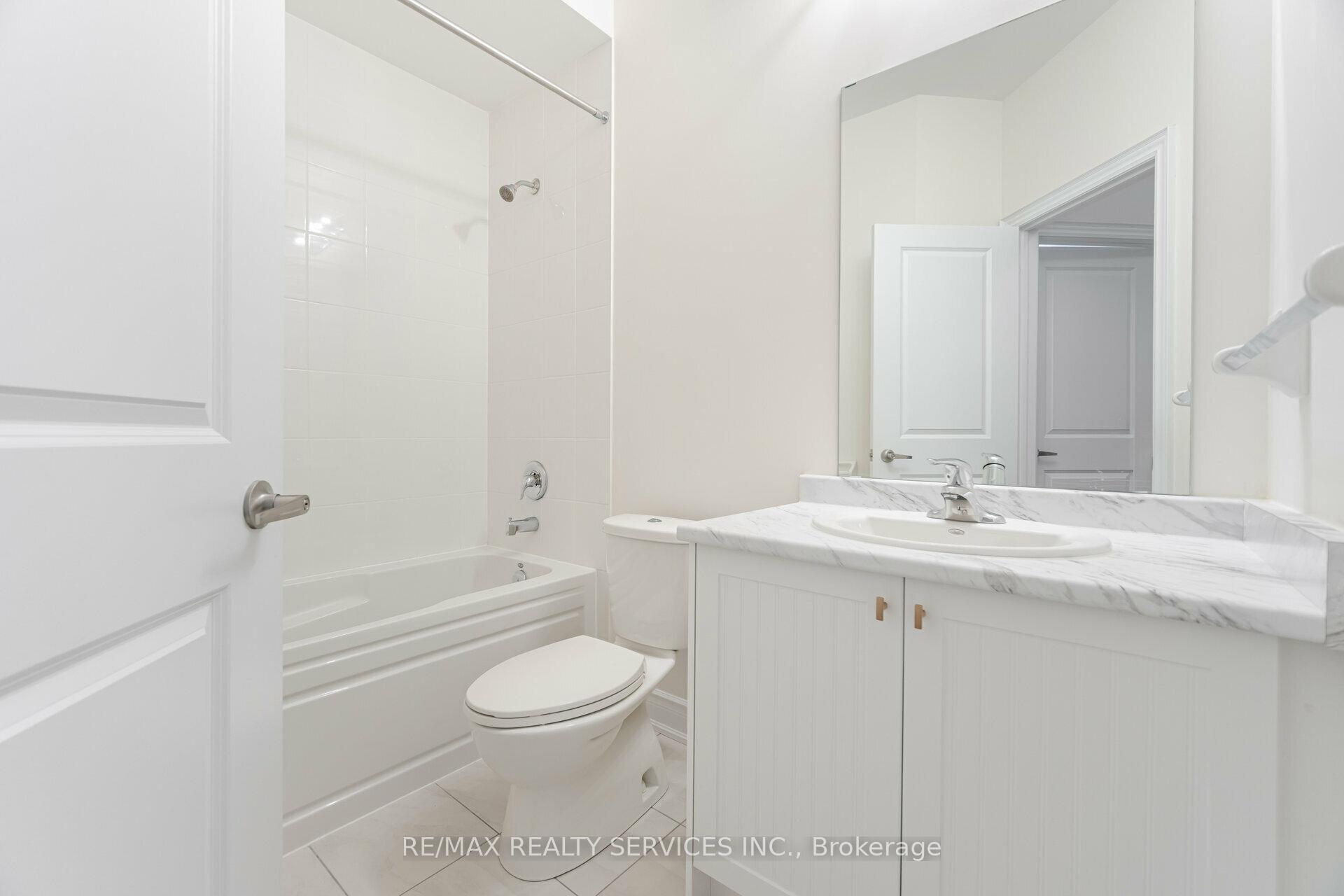 Photo 27 of 399 Tennant Circle, Vaughan, Vellore Village — HOMEH