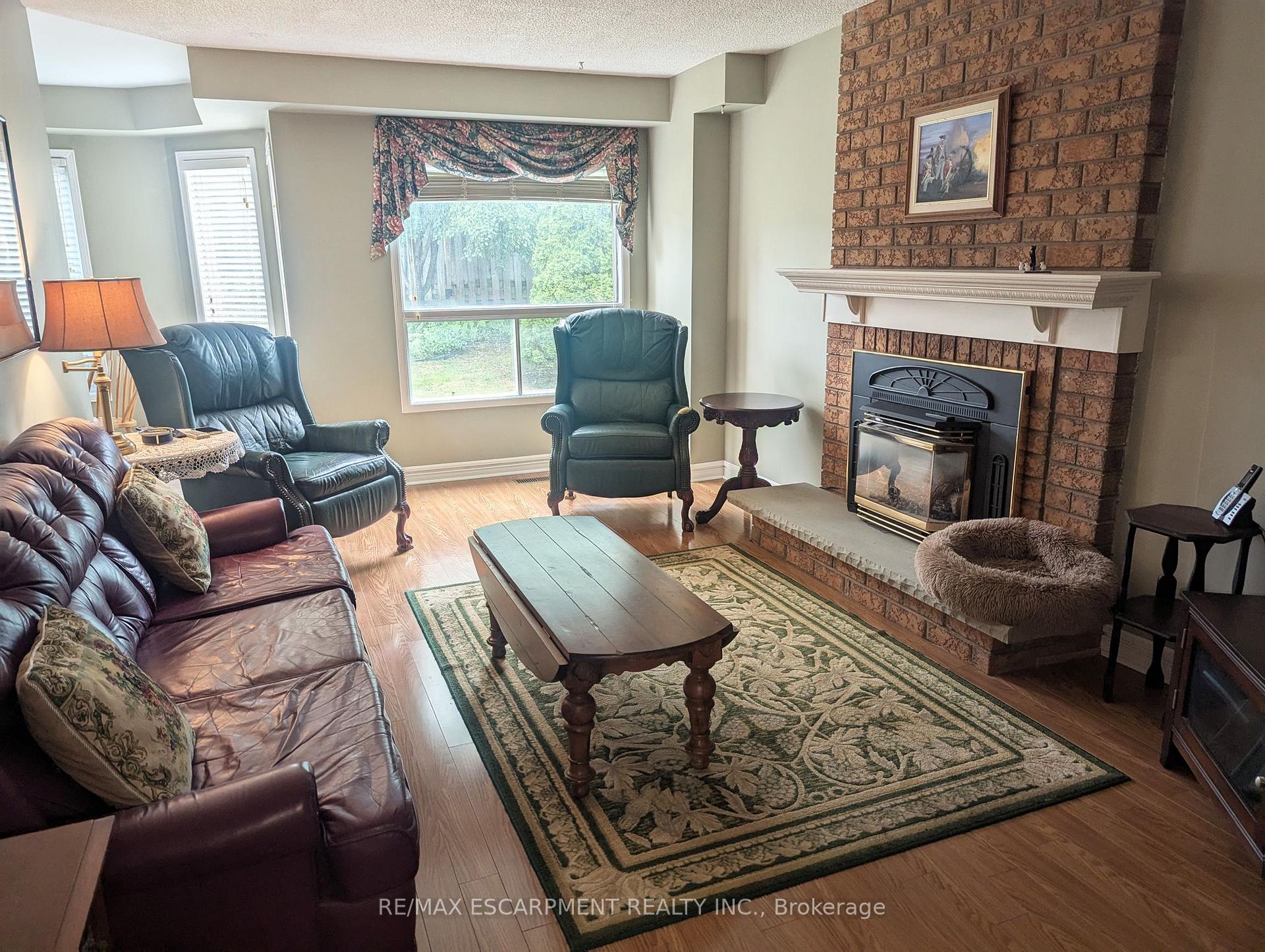 Photo 6 of 537 Westman Avenue, Peterborough, Otonabee Ward 1 — HOMEH