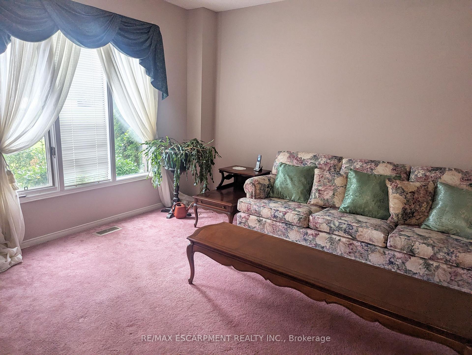 Photo 10 of 537 Westman Avenue, Peterborough, Otonabee Ward 1 — HOMEH
