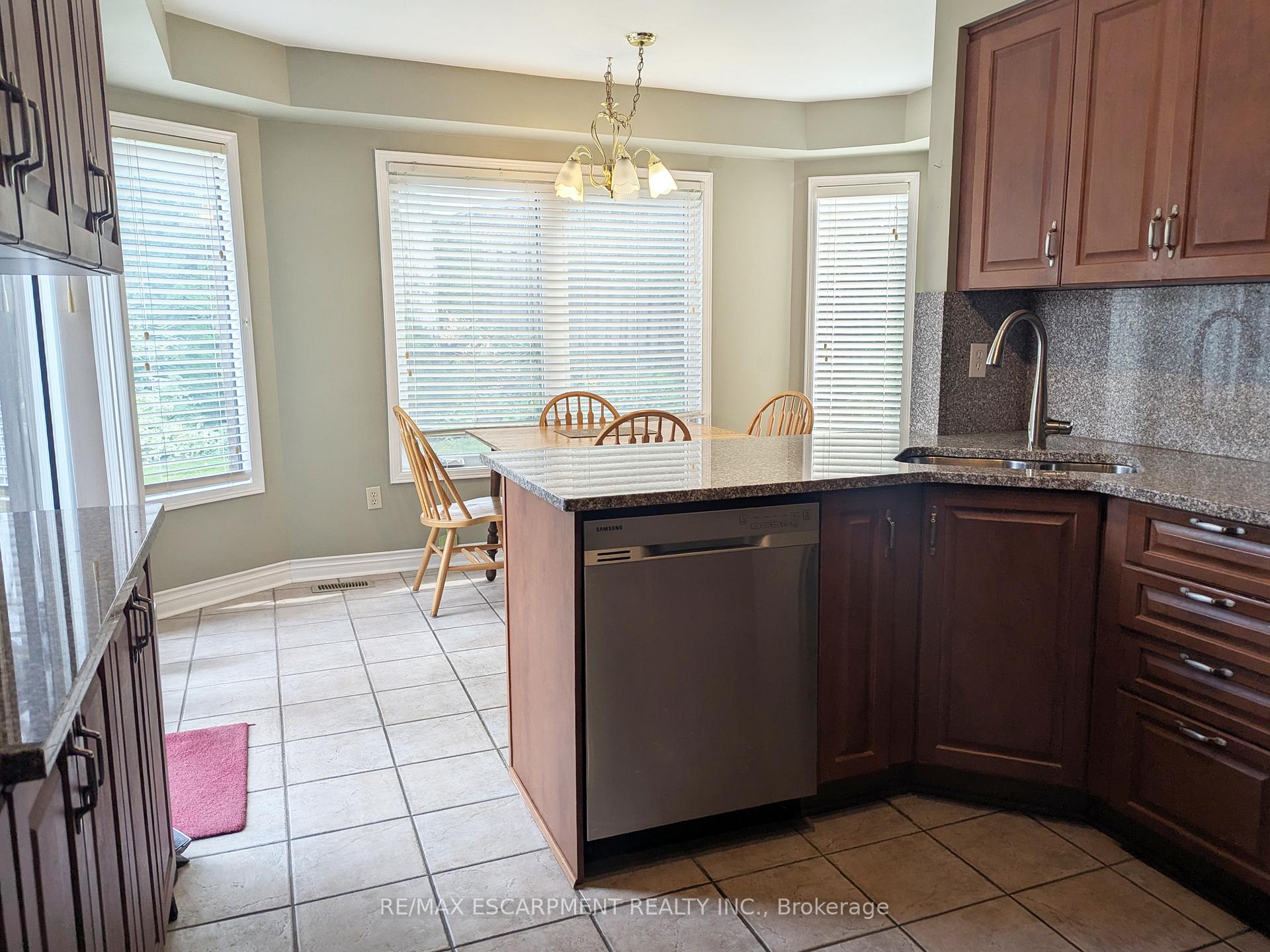 Photo 15 of 537 Westman Avenue, Peterborough, Otonabee Ward 1 — HOMEH