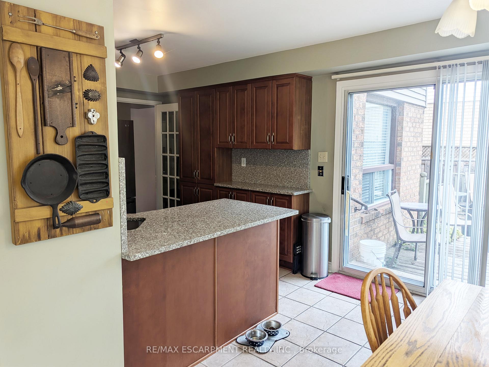 Photo 16 of 537 Westman Avenue, Peterborough, Otonabee Ward 1 — HOMEH