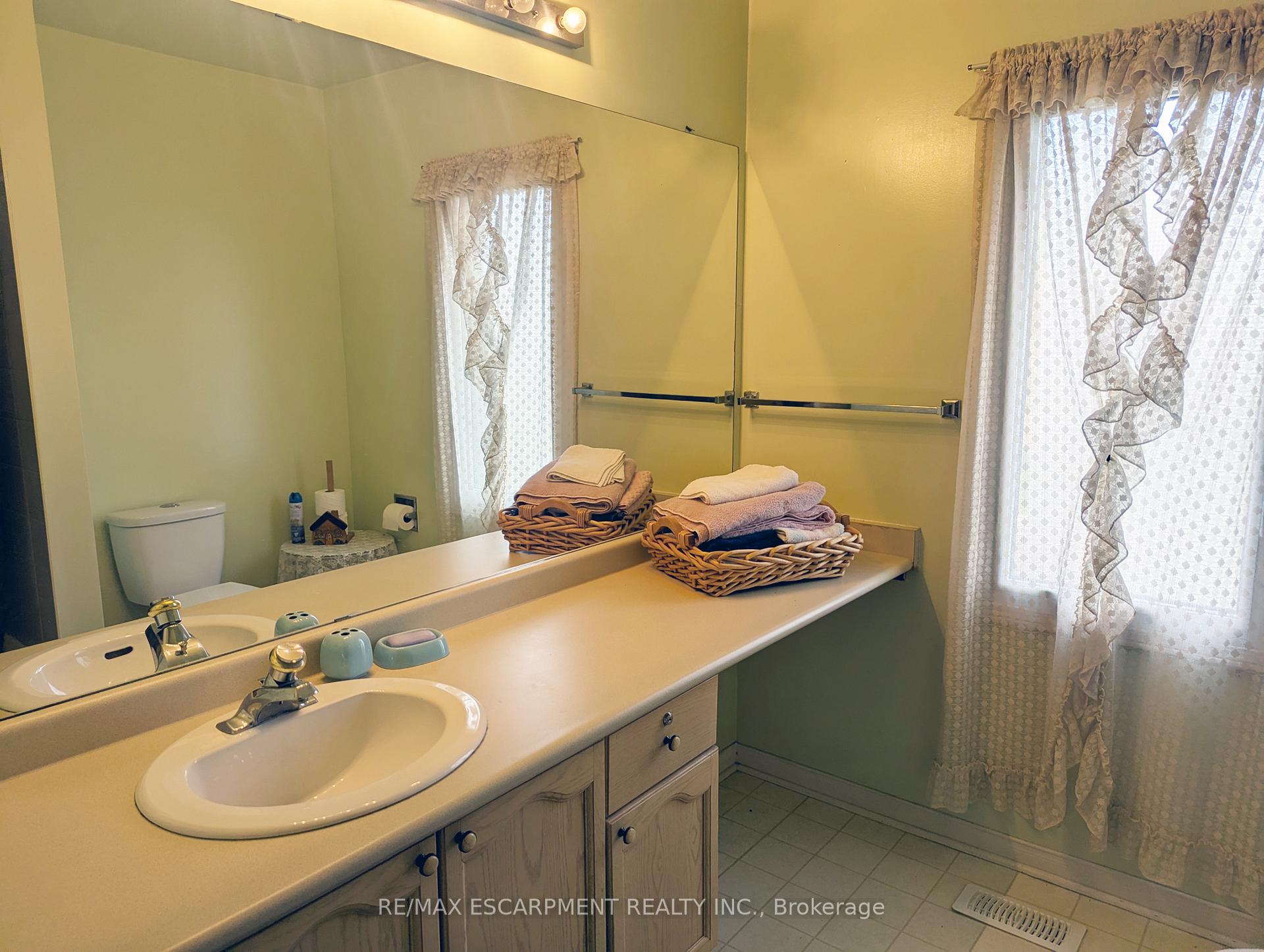 Photo 31 of 537 Westman Avenue, Peterborough, Otonabee Ward 1 — HOMEH