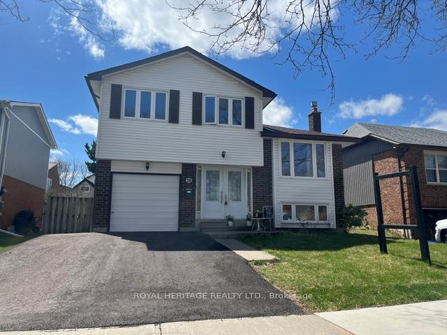 Photo 2 of 28 Renfield Crescent, Whitby, Lynde Creek — HOMEH