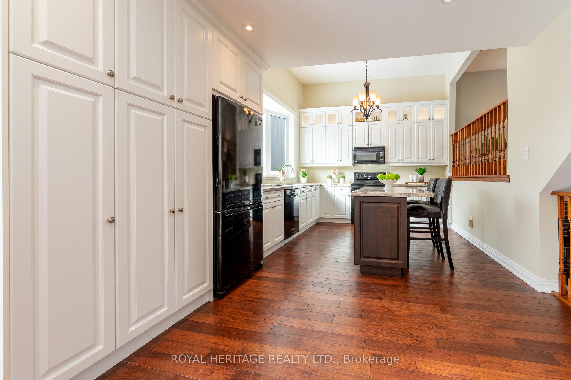 Photo 6 of 28 Renfield Crescent, Whitby, Lynde Creek — HOMEH
