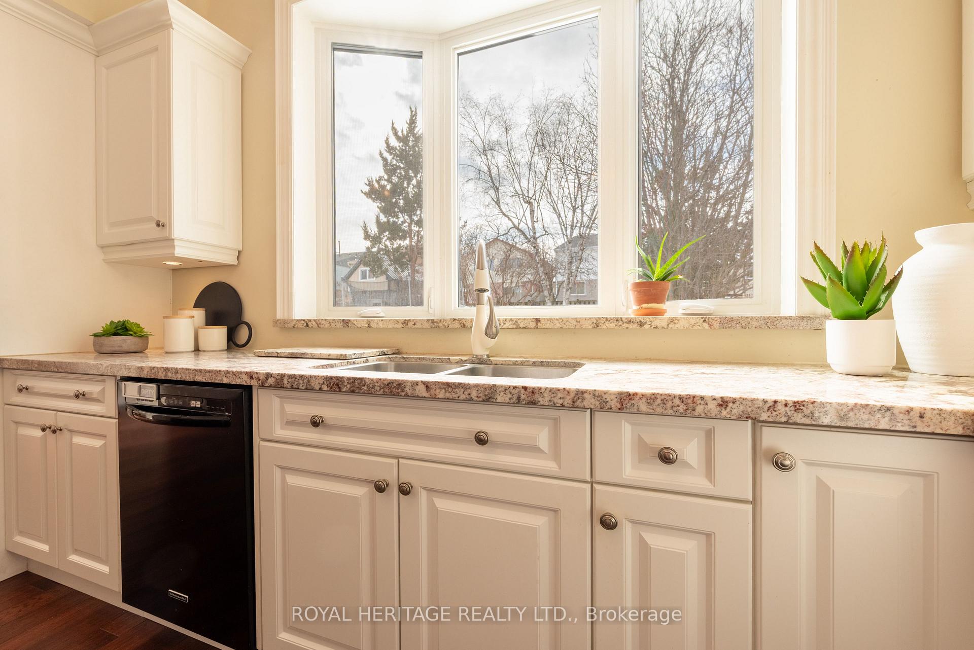 Photo 8 of 28 Renfield Crescent, Whitby, Lynde Creek — HOMEH