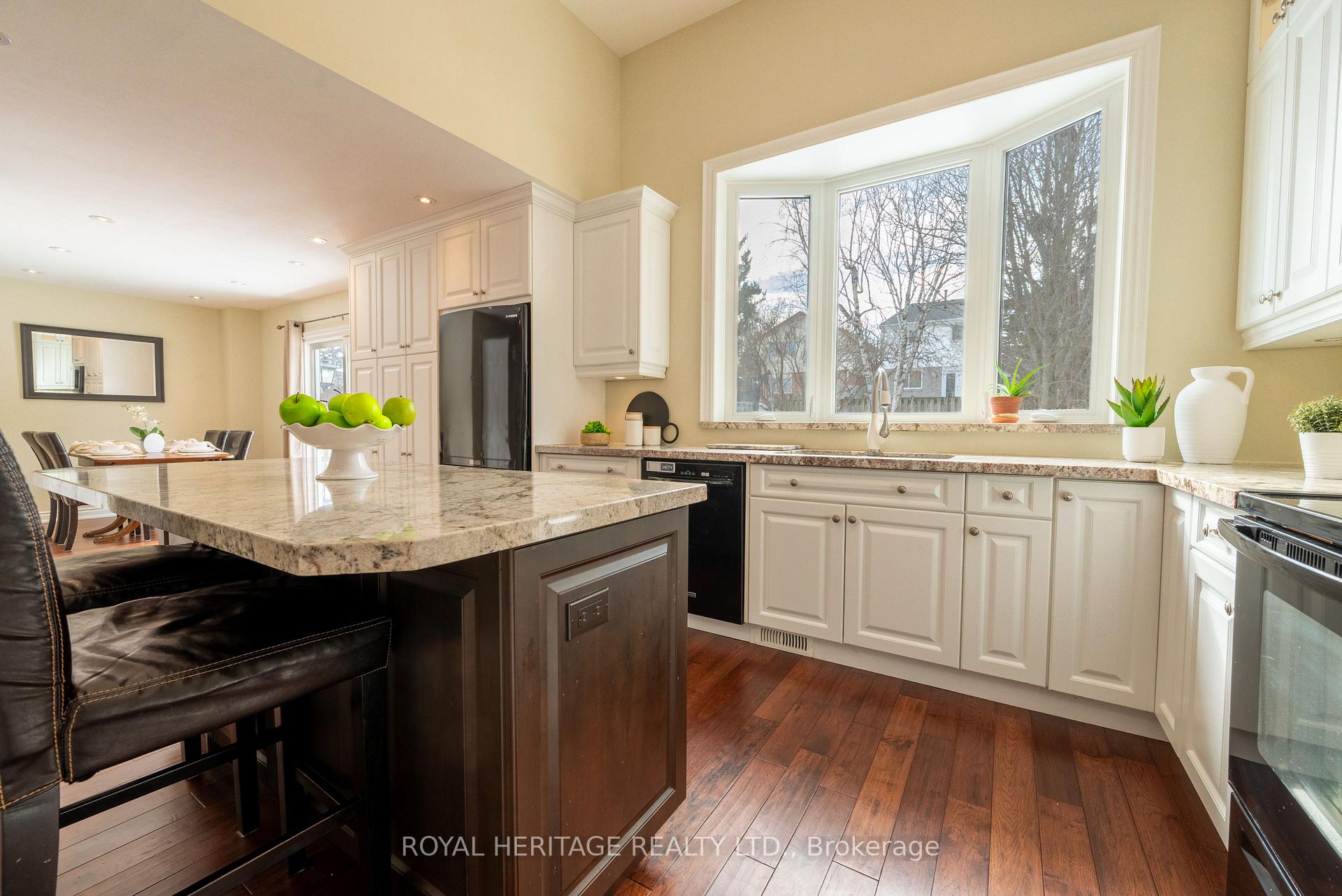 Photo 9 of 28 Renfield Crescent, Whitby, Lynde Creek — HOMEH