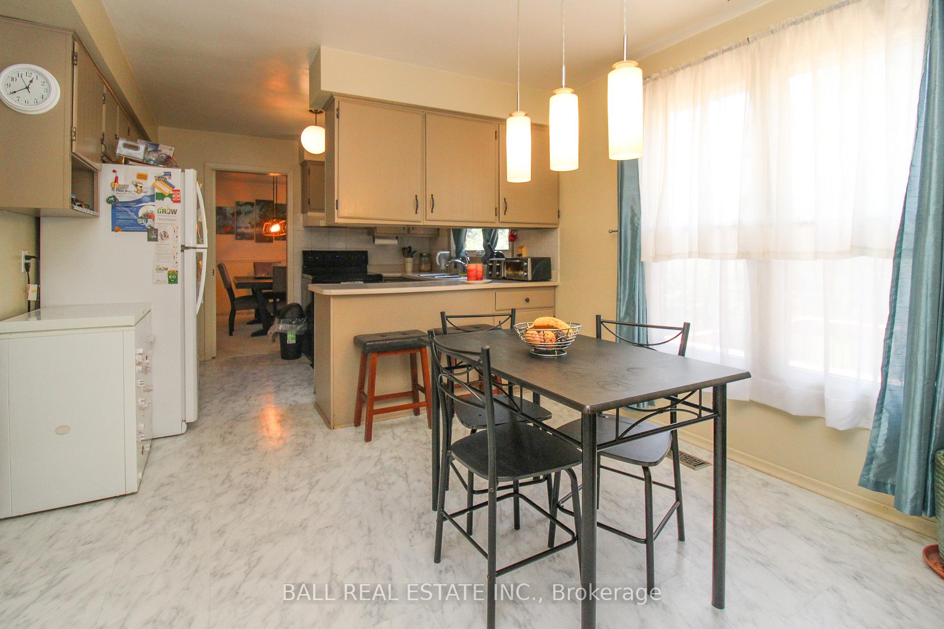 Photo 8 of 1305 Bridle Drive, Peterborough, Monaghan Ward 2 — HOMEH