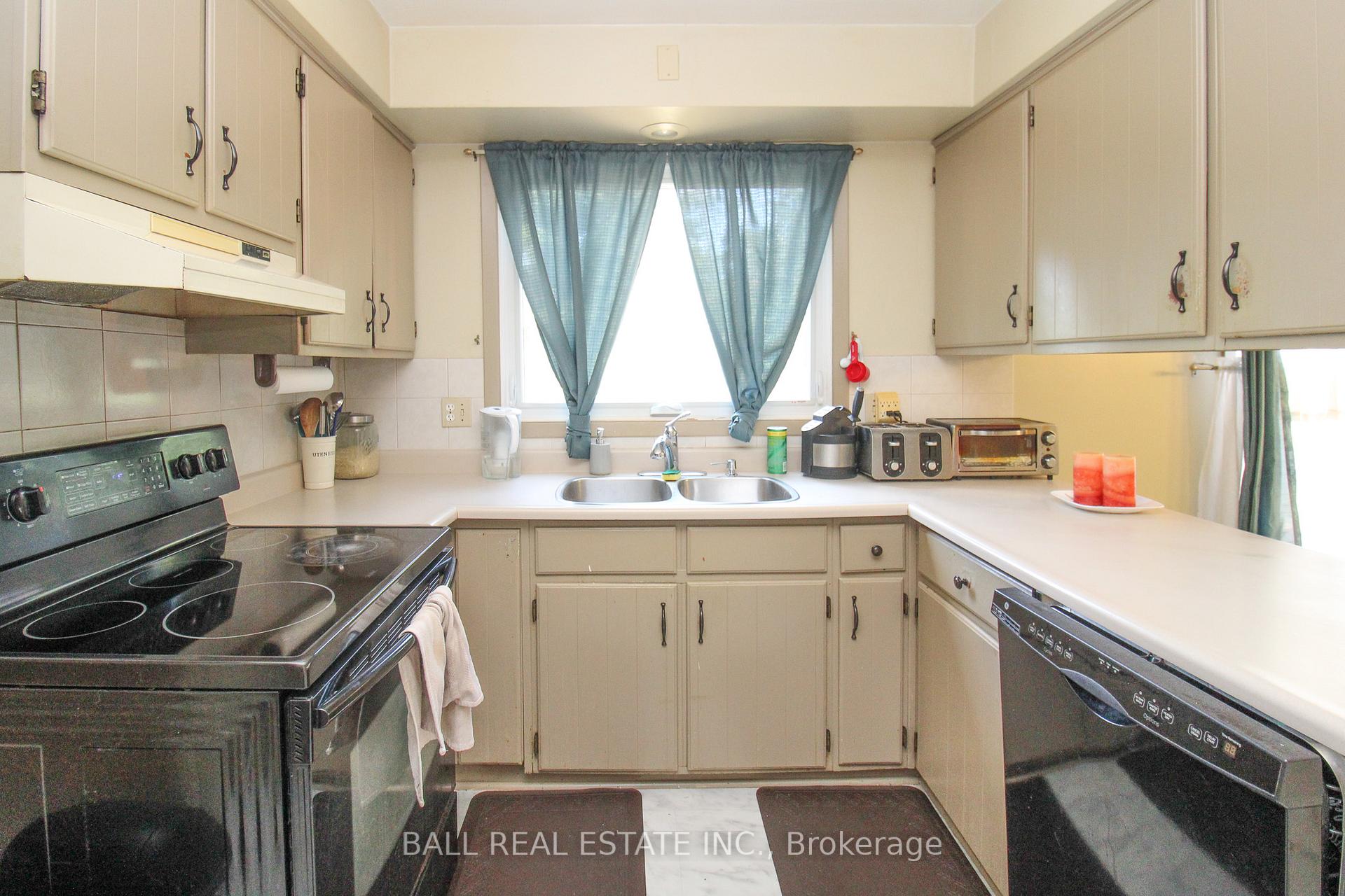 Photo 9 of 1305 Bridle Drive, Peterborough, Monaghan Ward 2 — HOMEH