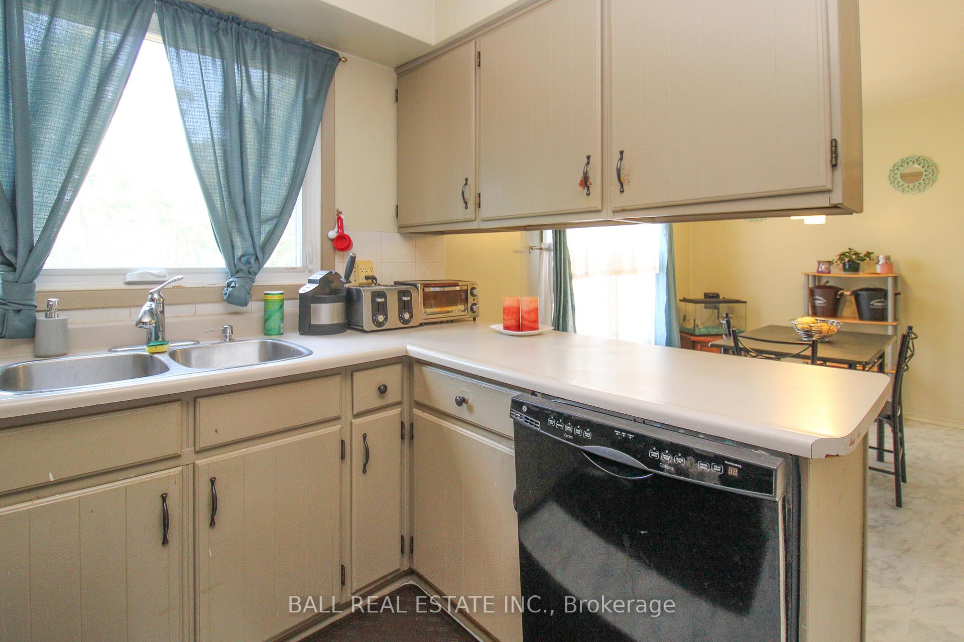 Photo 10 of 1305 Bridle Drive, Peterborough, Monaghan Ward 2 — HOMEH