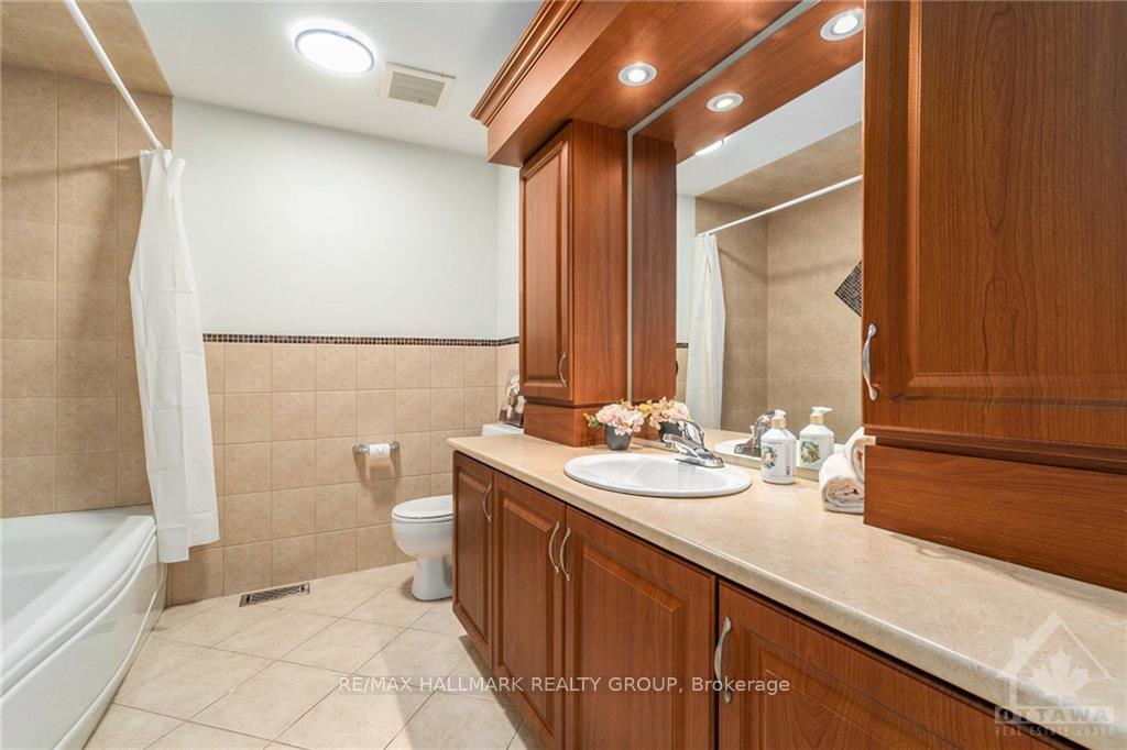 Photo 14 of 4785 Whispering Willow Drive, Ottawa, Sarsfield/Bearbrook — HOMEH