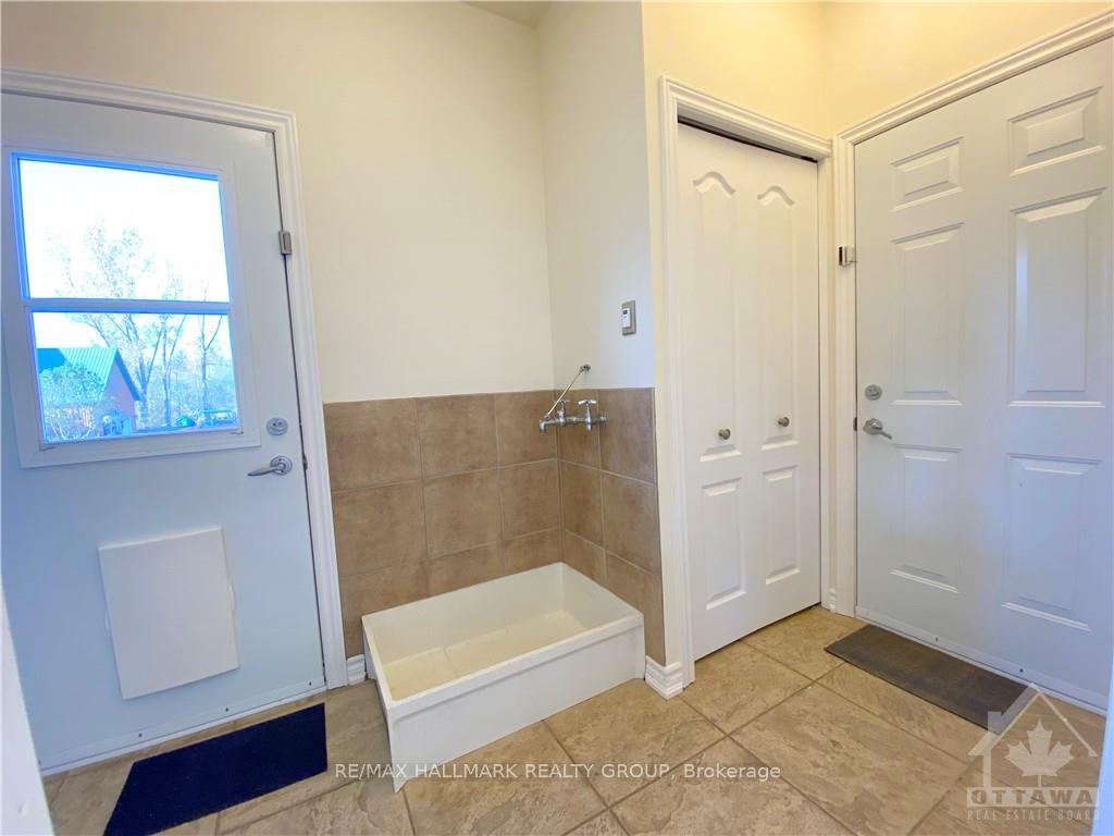 Photo 15 of 4785 Whispering Willow Drive, Ottawa, Sarsfield/Bearbrook — HOMEH