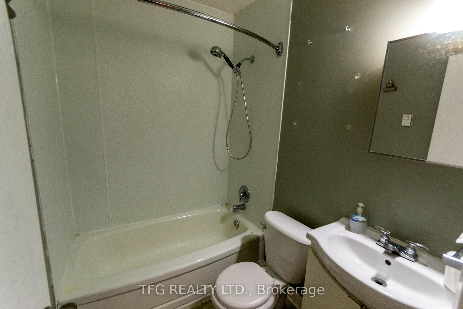 Photo 16 of Unit 2, 463 Bond Street E, Oshawa, O'Neill — HOMEH