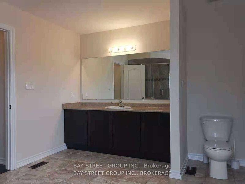 Photo 9 of 1782 Western Crescent, Oshawa, Samac — HOMEH