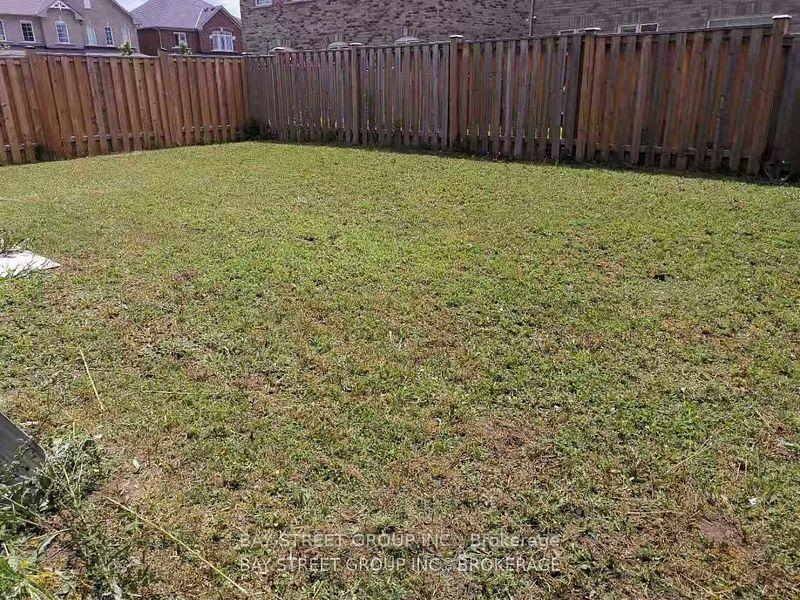 Photo 18 of 1782 Western Crescent, Oshawa, Samac — HOMEH