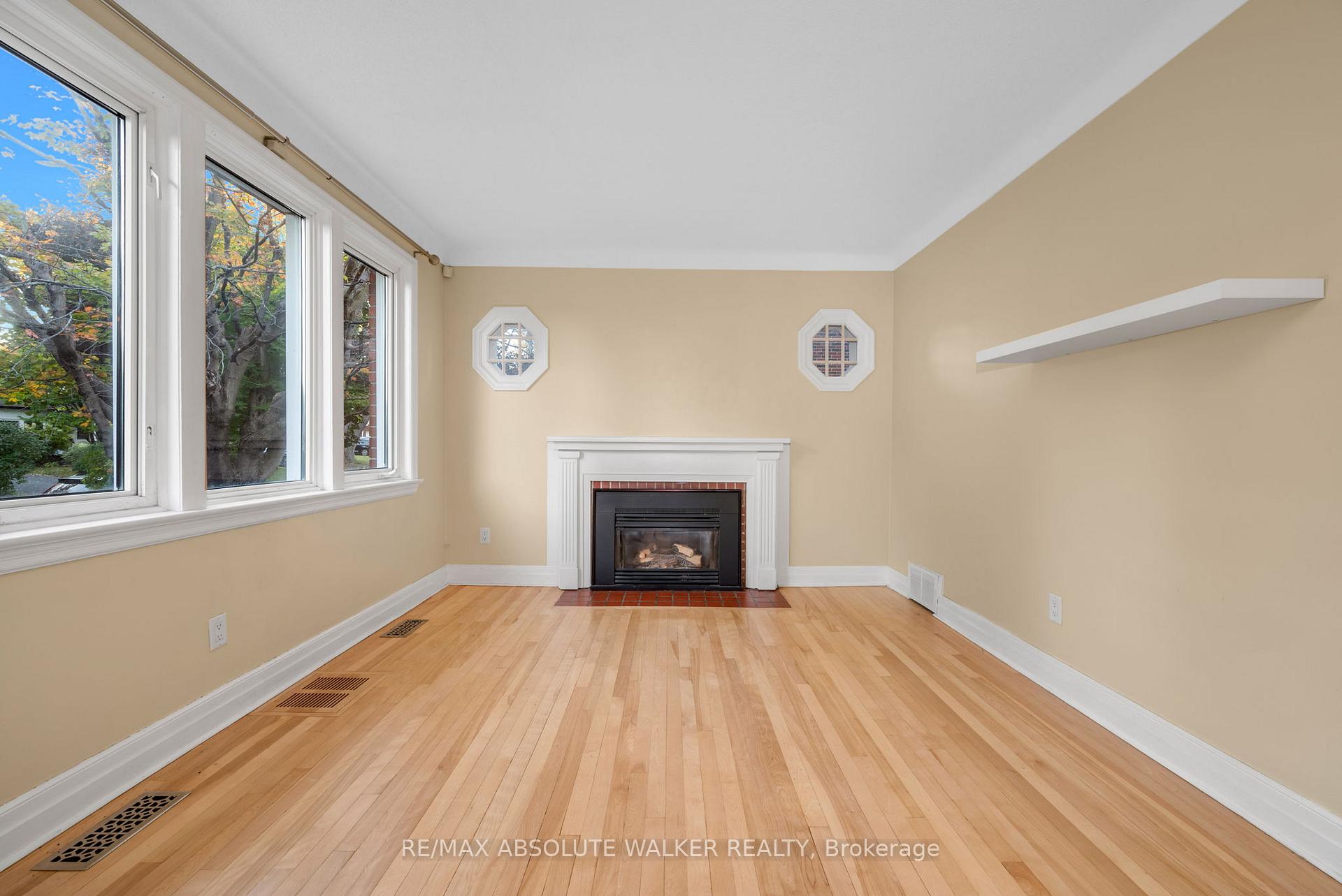 Photo 5 of 899 Maplewood Avenue, Ottawa, Queensway Terrace North — HOMEH