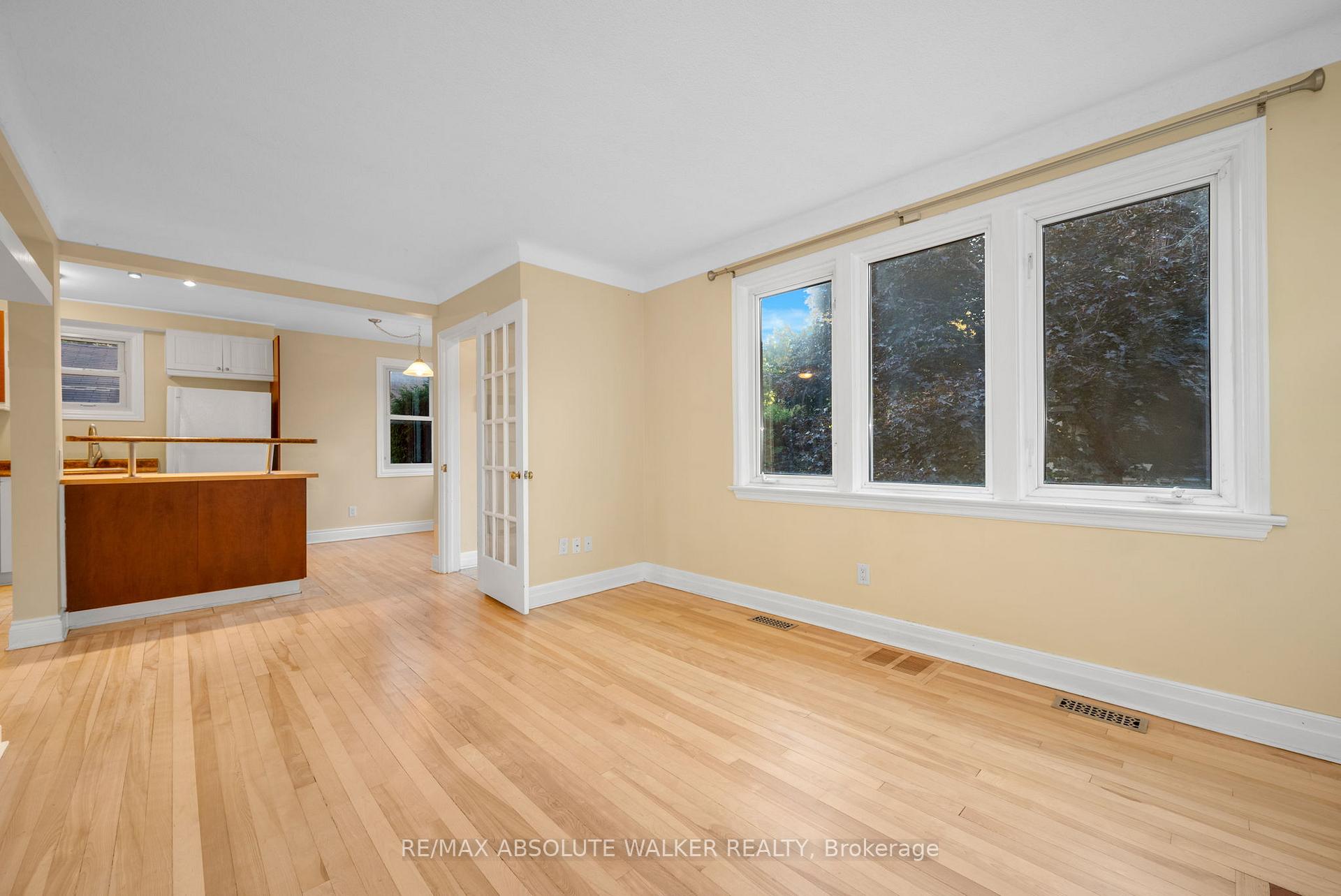Photo 7 of 899 Maplewood Avenue, Ottawa, Queensway Terrace North — HOMEH