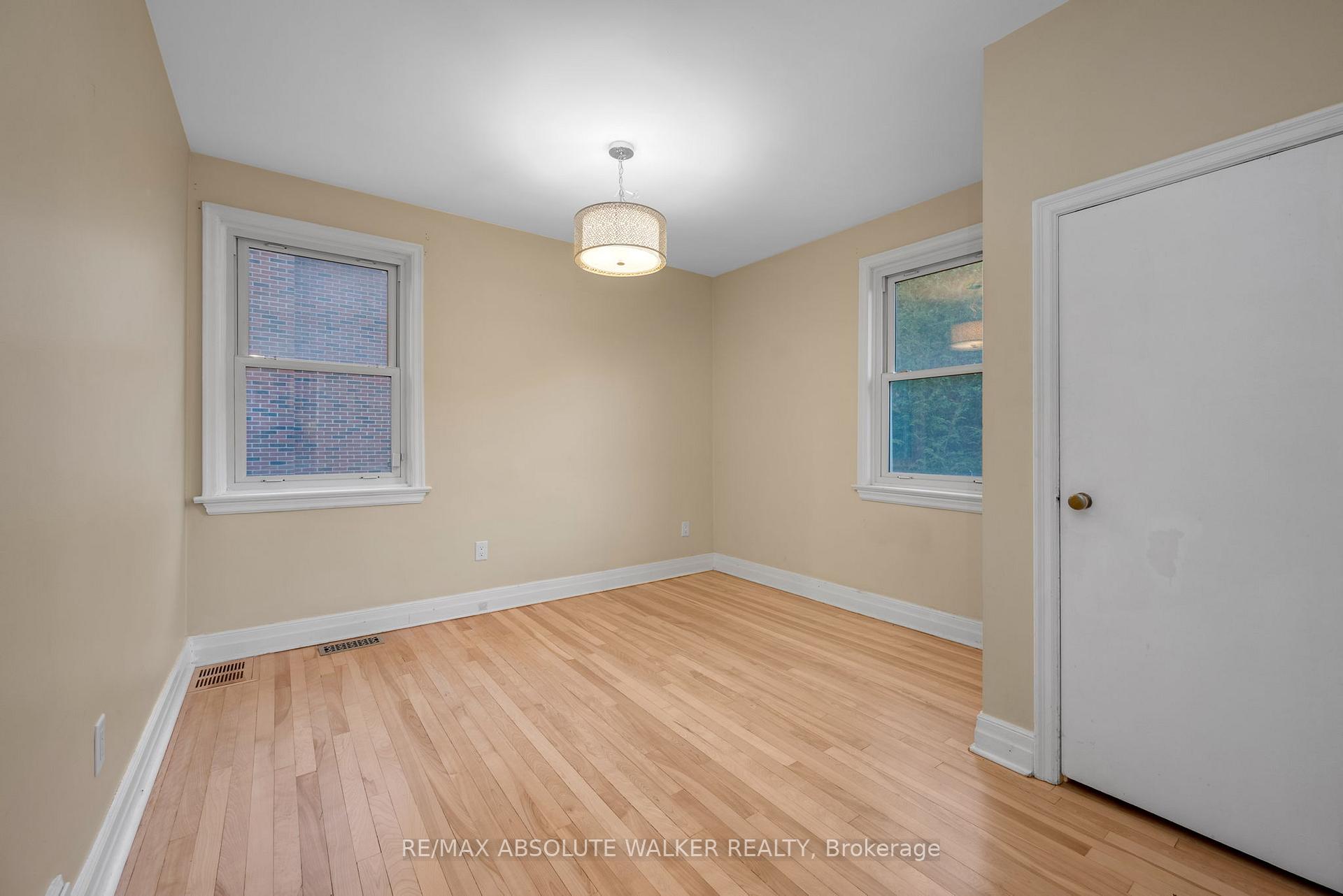 Photo 12 of 899 Maplewood Avenue, Ottawa, Queensway Terrace North — HOMEH