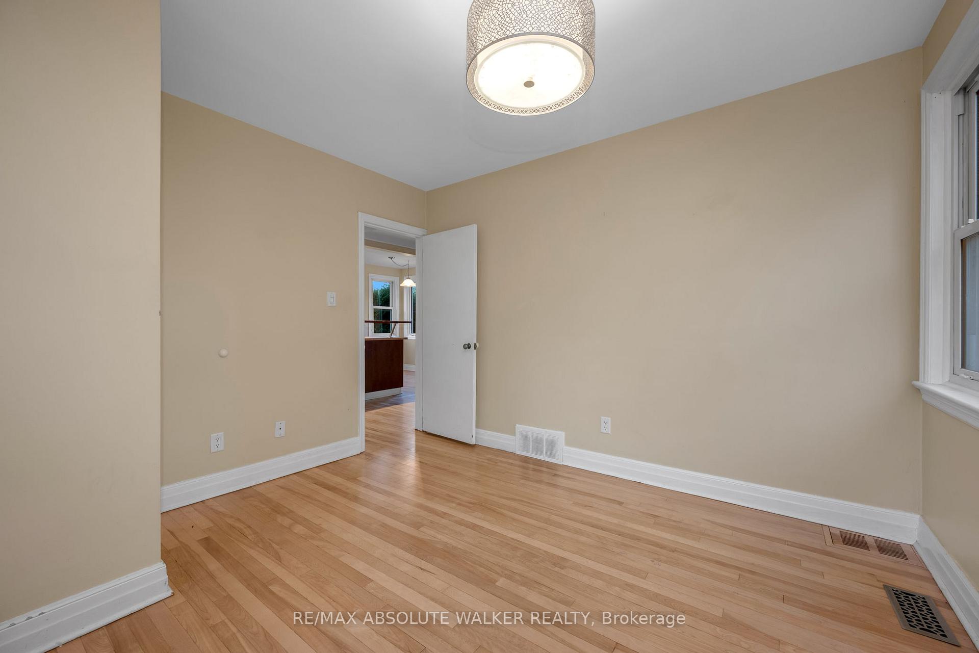 Photo 23 of 899 Maplewood Avenue, Ottawa, Queensway Terrace North — HOMEH