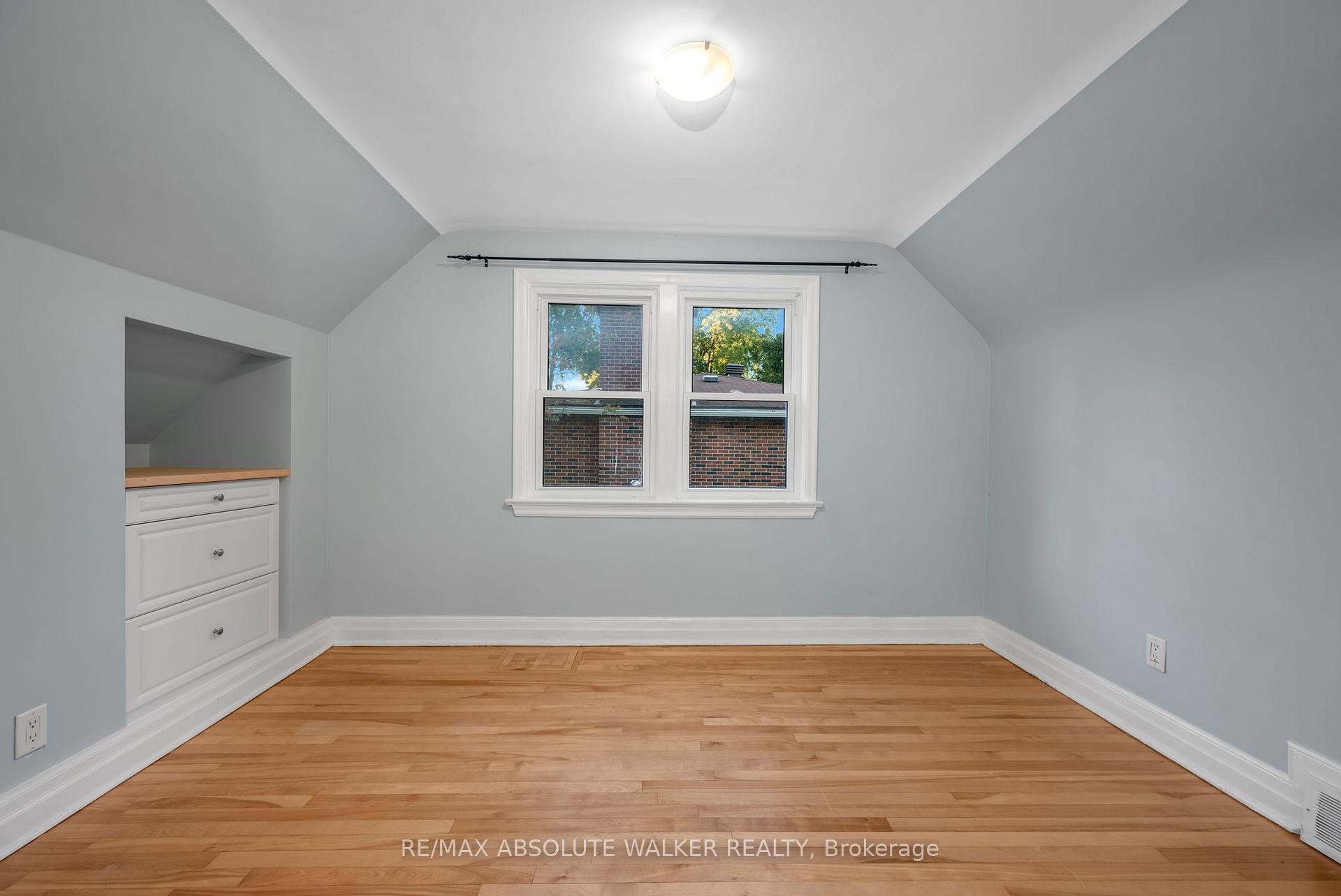 Photo 15 of 899 Maplewood Avenue, Ottawa, Queensway Terrace North — HOMEH