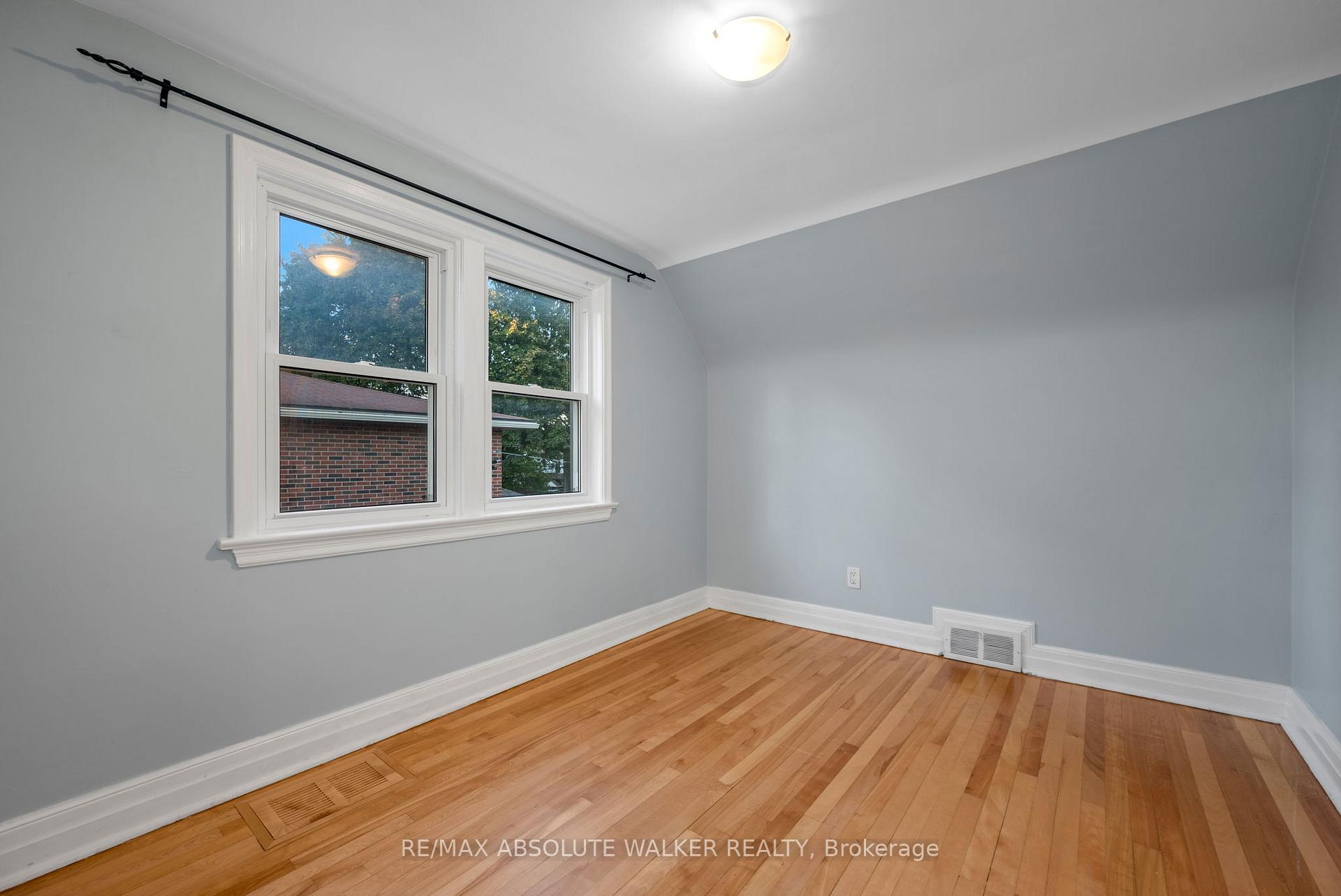 Photo 17 of 899 Maplewood Avenue, Ottawa, Queensway Terrace North — HOMEH