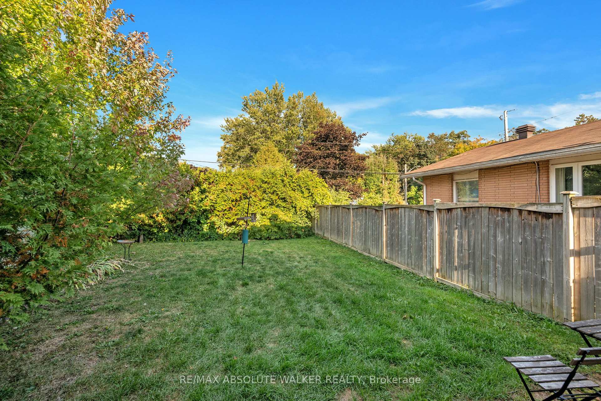 Photo 25 of 899 Maplewood Avenue, Ottawa, Queensway Terrace North — HOMEH