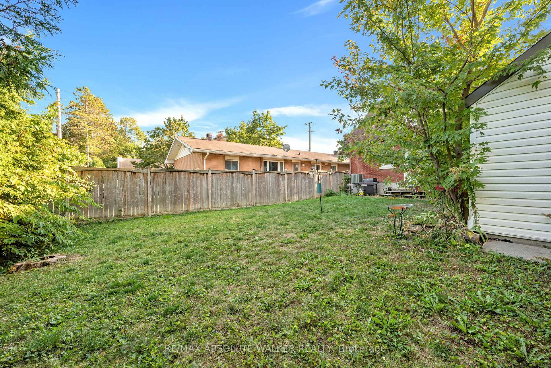 Photo 26 of 899 Maplewood Avenue, Ottawa, Queensway Terrace North — HOMEH