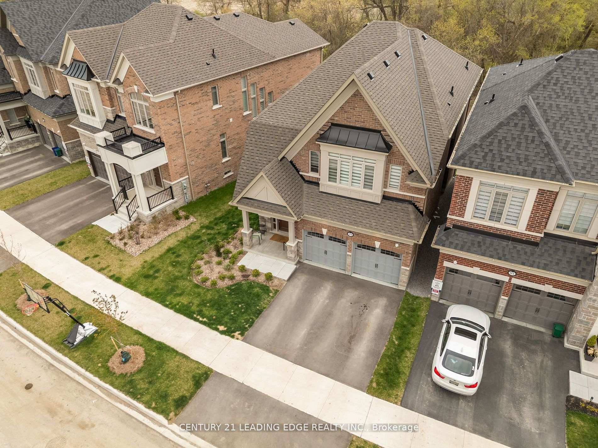 Photo 5 of 89 Deer Ridge Crescent, Whitby, Rural Whitby — HOMEH
