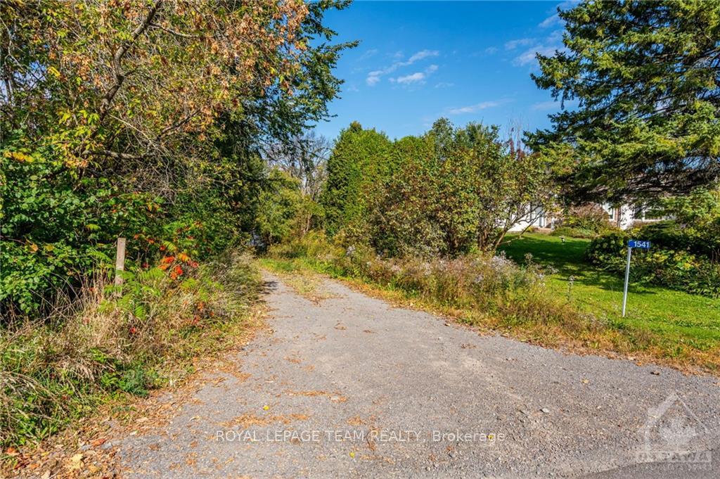 Photo 4 of 1541 Bella Vista Drive, Ottawa, Camelot — HOMEH