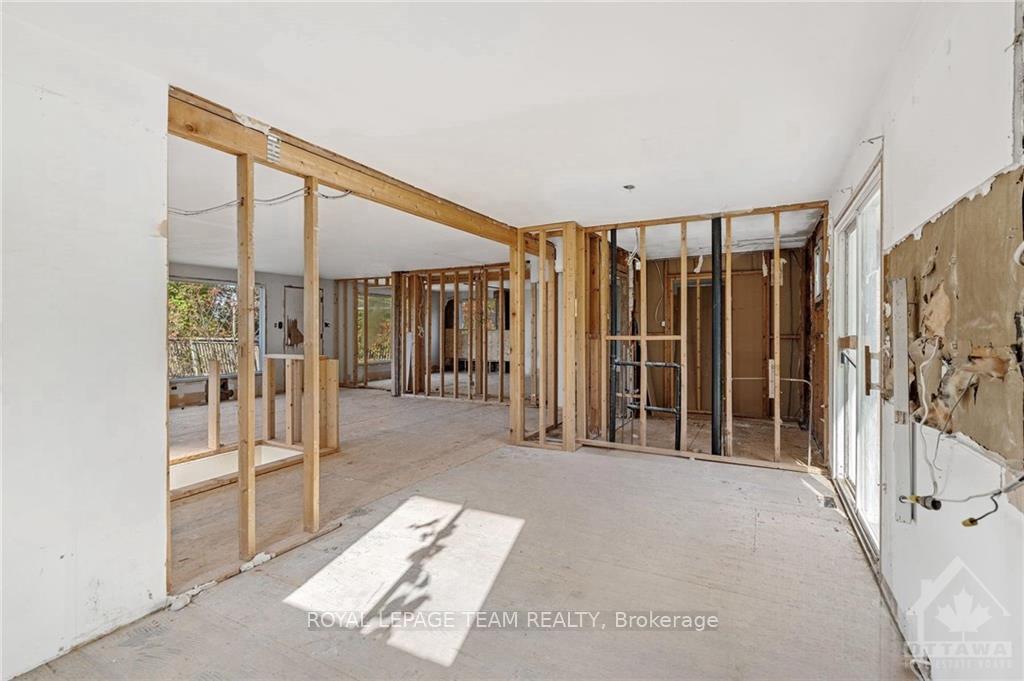 Photo 9 of 1541 Bella Vista Drive, Ottawa, Camelot — HOMEH