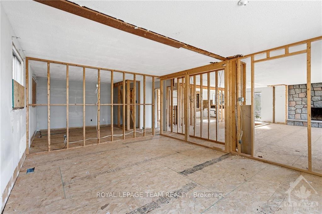 Photo 12 of 1541 Bella Vista Drive, Ottawa, Camelot — HOMEH