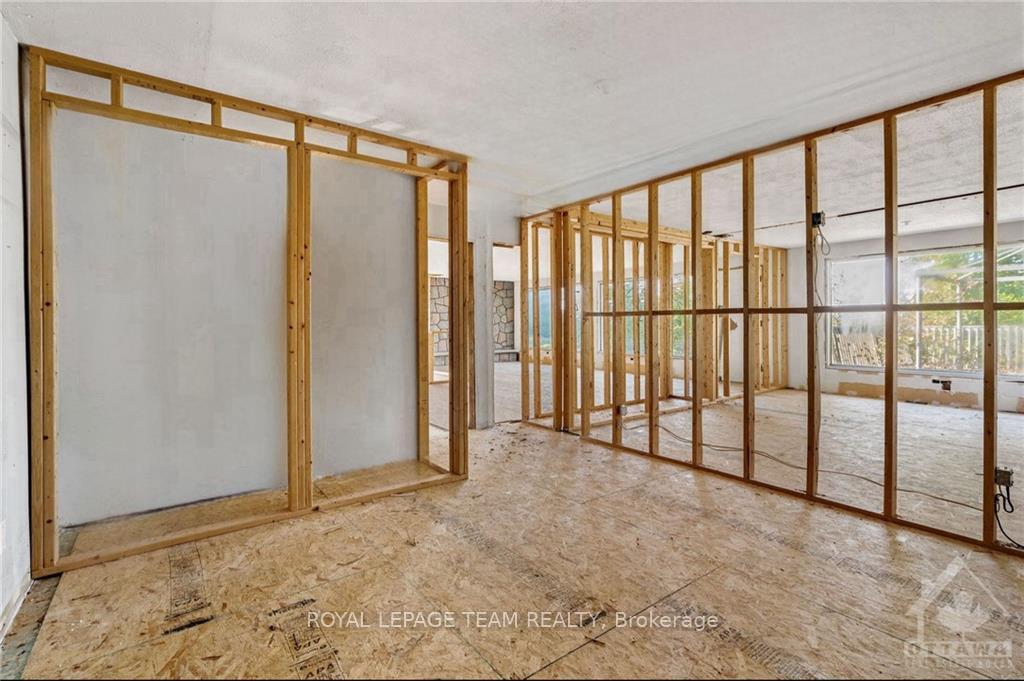 Photo 13 of 1541 Bella Vista Drive, Ottawa, Camelot — HOMEH