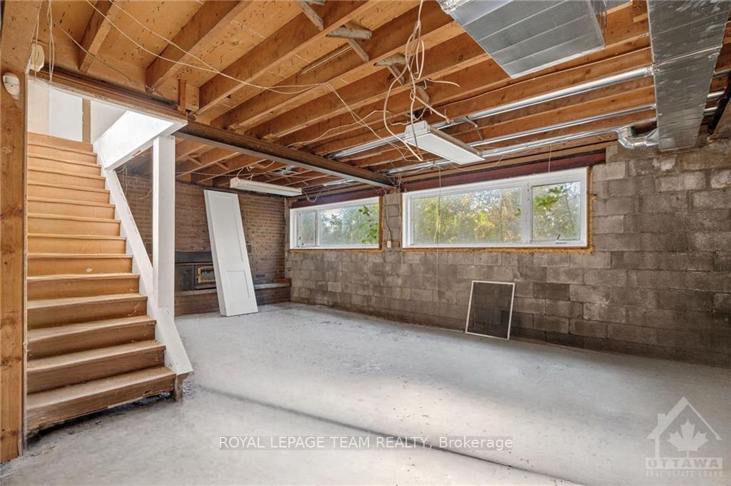 Photo 15 of 1541 Bella Vista Drive, Ottawa, Camelot — HOMEH