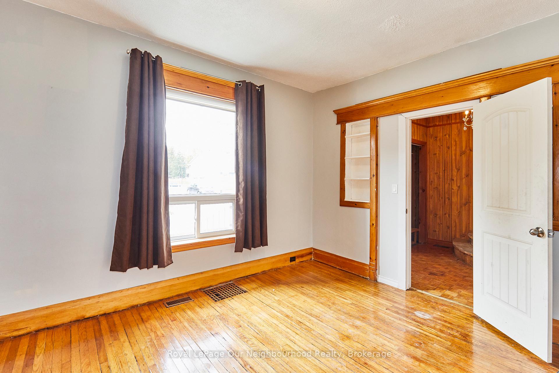 Photo 4 of 444 George Street S, Peterborough, Town Ward 3 — HOMEH
