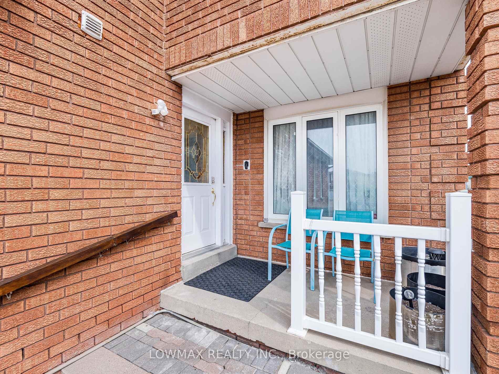 Photo 5 of 534 Chancellor Drive, Vaughan, East Woodbridge — HOMEH
