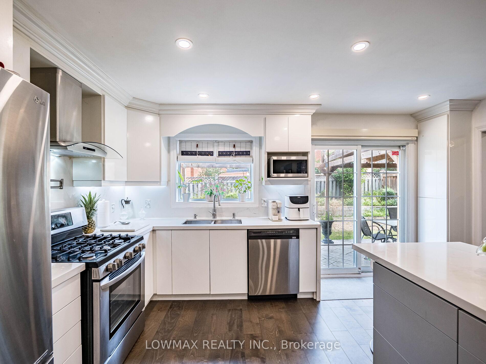 Photo 22 of 534 Chancellor Drive, Vaughan, East Woodbridge — HOMEH