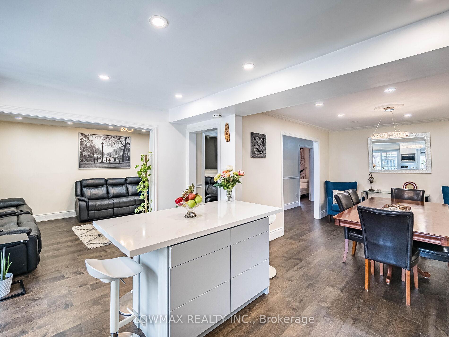 Photo 25 of 534 Chancellor Drive, Vaughan, East Woodbridge — HOMEH