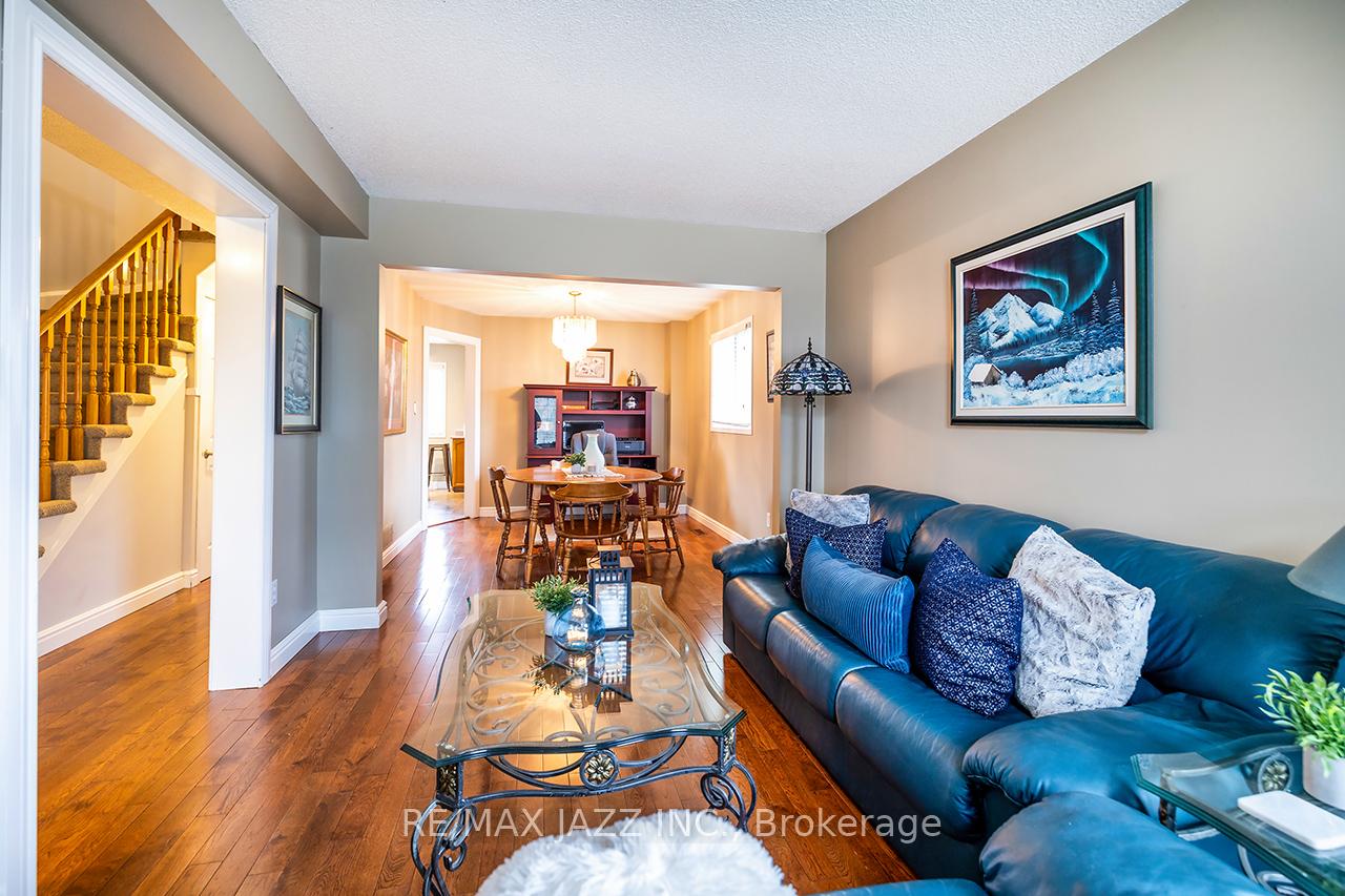 Photo 9 of 7 Barwick Court, Whitby, Downtown Whitby — HOMEH